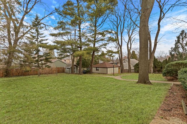 526 W Jackson Street, Woodstock, IL 60098