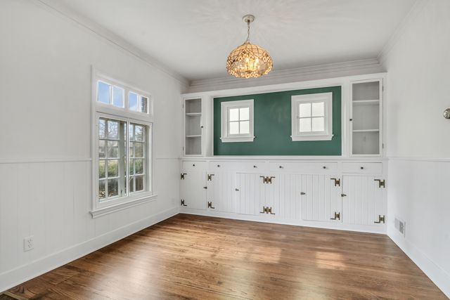 526 W Jackson Street, Woodstock, IL 60098