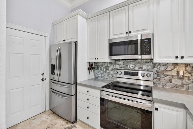 2860 Marina Circle, Lighthouse Point, FL 33064