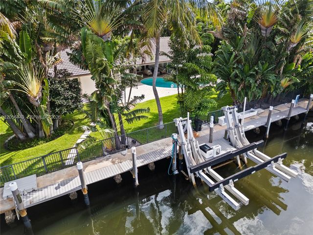 18 Eleuthera Drive, Ocean Ridge, FL 33435