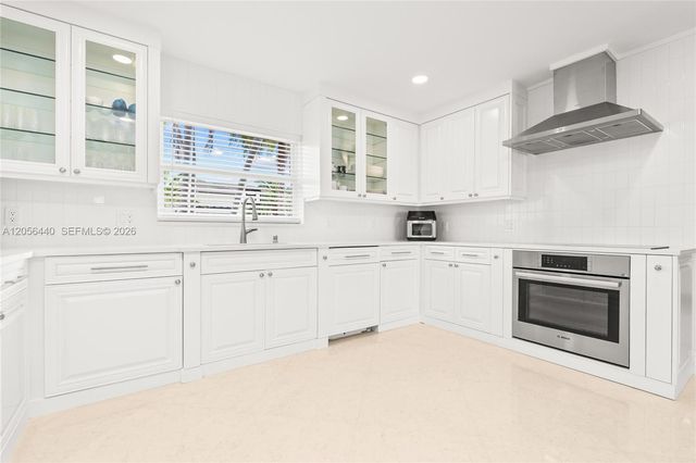 18 Eleuthera Drive, Ocean Ridge, FL 33435