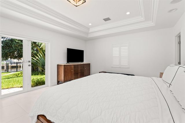 18 Eleuthera Drive, Ocean Ridge, FL 33435