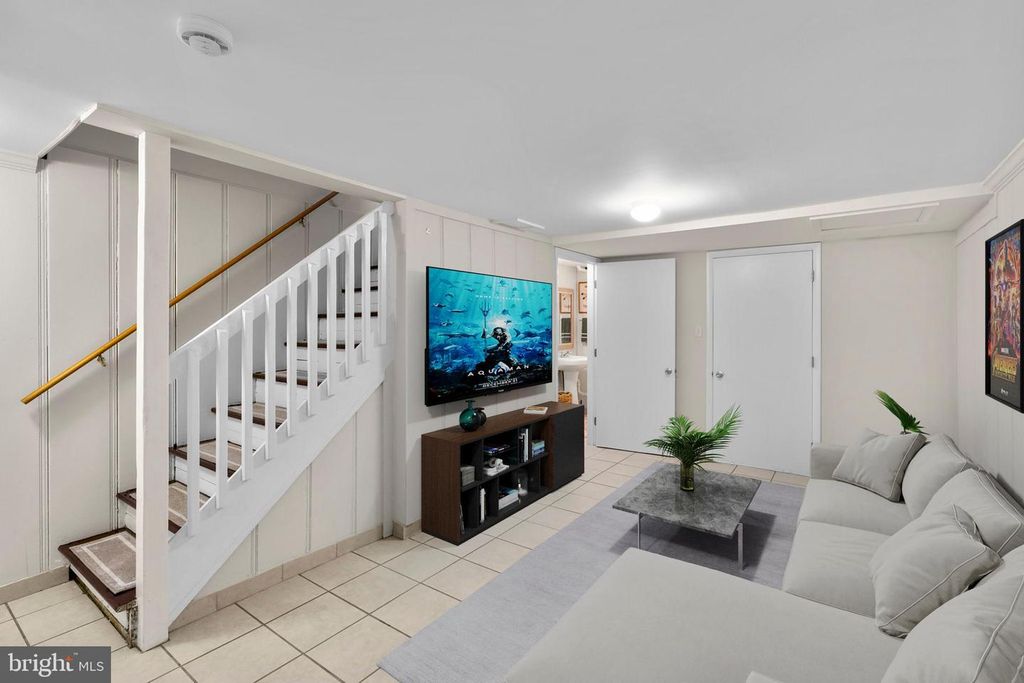 Image 23 of property listing at 3549 BENZINGER RD, Baltimore, MD 21229