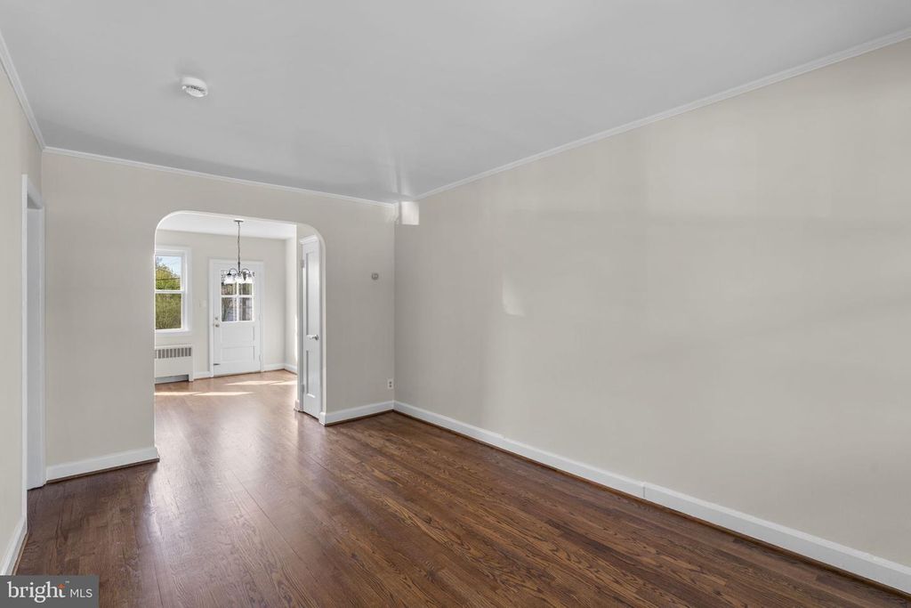 Image 3 of property listing at 3549 BENZINGER RD, Baltimore, MD 21229