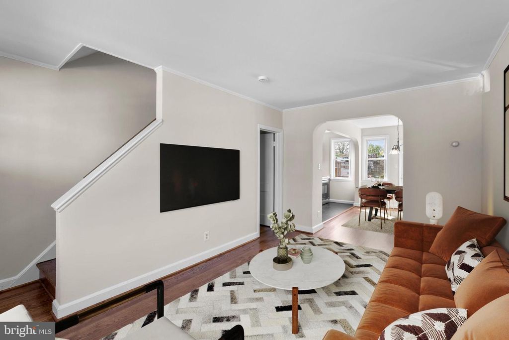 Image 4 of property listing at 3549 BENZINGER RD, Baltimore, MD 21229