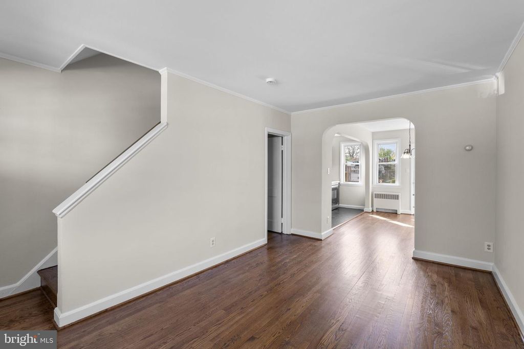 Image 5 of property listing at 3549 BENZINGER RD, Baltimore, MD 21229