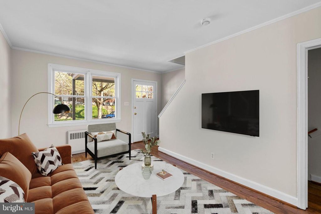 Image 6 of property listing at 3549 BENZINGER RD, Baltimore, MD 21229