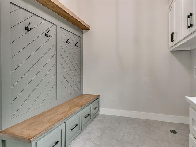 5700 E Post Oak Road, Noble, OK 73068