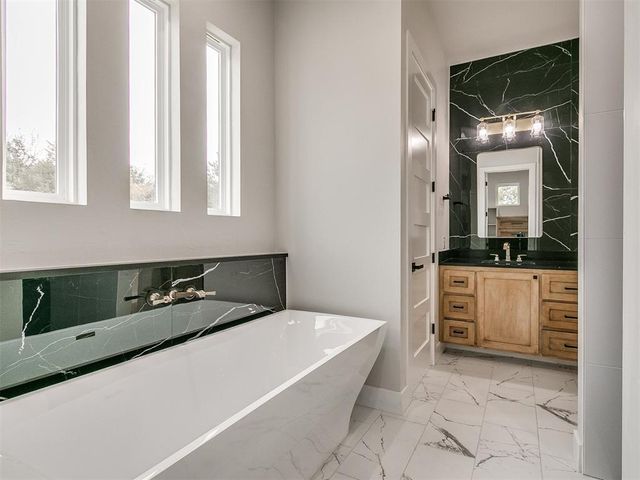 5700 E Post Oak Road, Noble, OK 73068