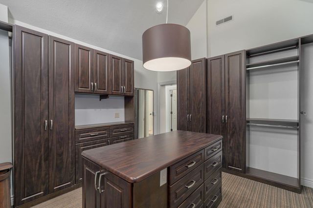 5261 S Applecross Way, Springfield, MO 65809