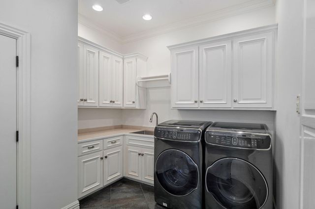 5261 S Applecross Way, Springfield, MO 65809