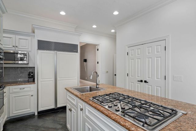5261 S Applecross Way, Springfield, MO 65809