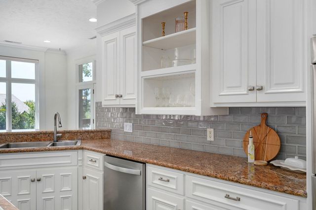 5261 S Applecross Way, Springfield, MO 65809