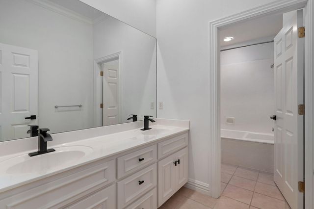 5261 S Applecross Way, Springfield, MO 65809