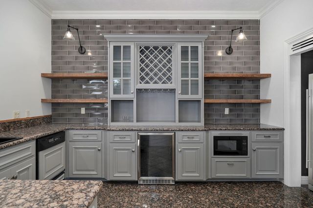 5261 S Applecross Way, Springfield, MO 65809