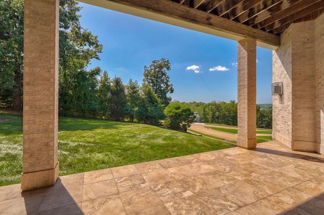 5261 S Applecross Way, Springfield, MO 65809