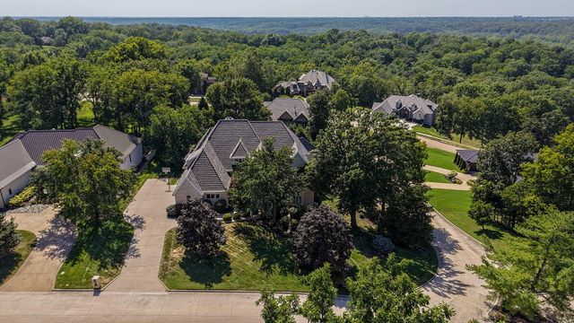 5261 S Applecross Way, Springfield, MO 65809