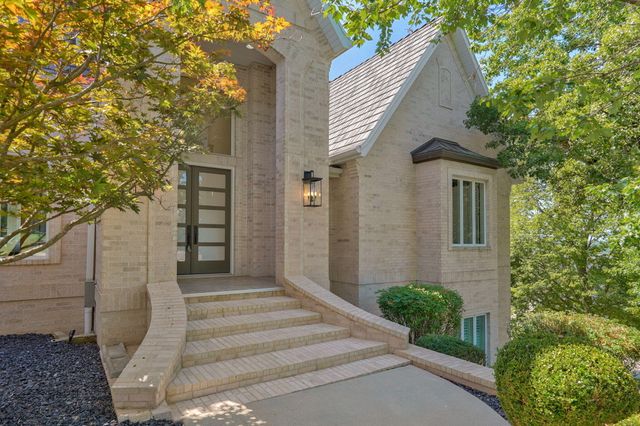5261 S Applecross Way, Springfield, MO 65809