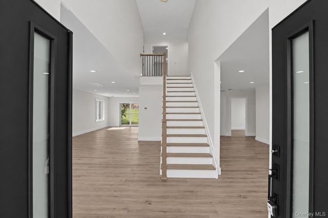 2337 Westley Road, Westbury, NY 11590