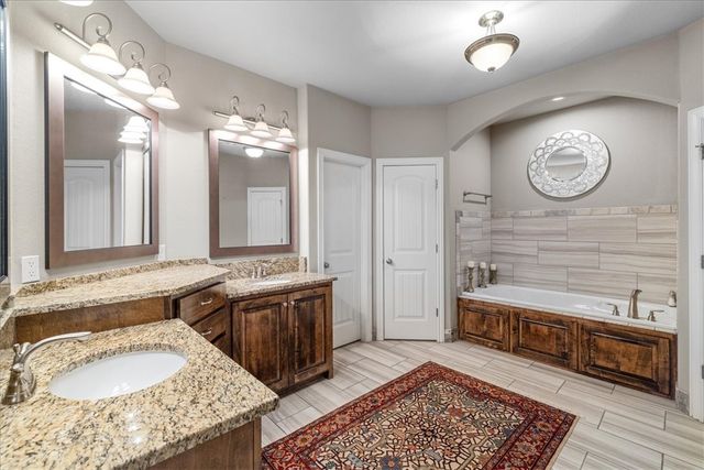 6106 W Bainbridge Drive, Rogers, AR 72758