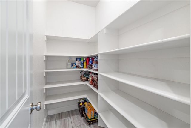 6106 W Bainbridge Drive, Rogers, AR 72758