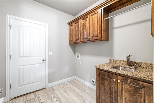 6106 W Bainbridge Drive, Rogers, AR 72758