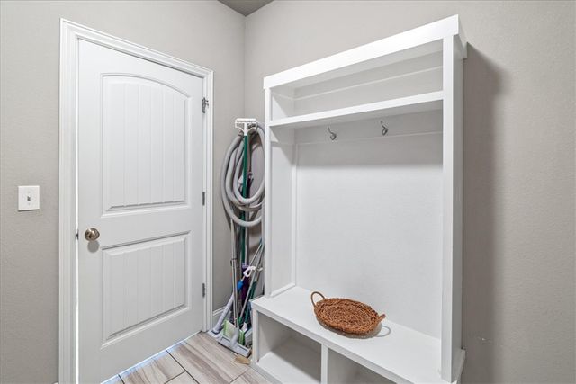 6106 W Bainbridge Drive, Rogers, AR 72758