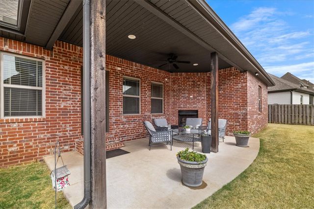 6106 W Bainbridge Drive, Rogers, AR 72758