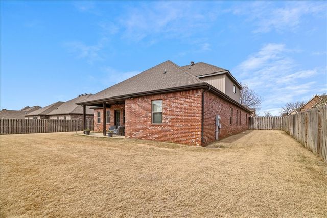 6106 W Bainbridge Drive, Rogers, AR 72758