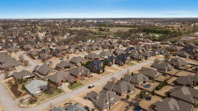 6106 W Bainbridge Drive, Rogers, AR 72758