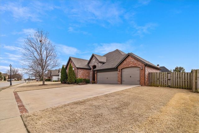 6106 W Bainbridge Drive, Rogers, AR 72758