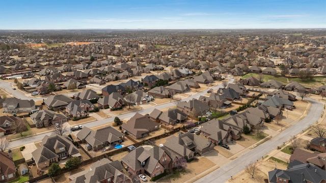 6106 W Bainbridge Drive, Rogers, AR 72758