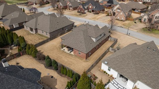 6106 W Bainbridge Drive, Rogers, AR 72758