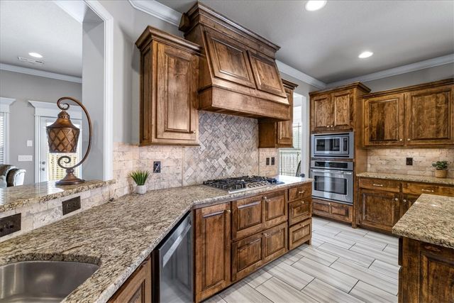 6106 W Bainbridge Drive, Rogers, AR 72758