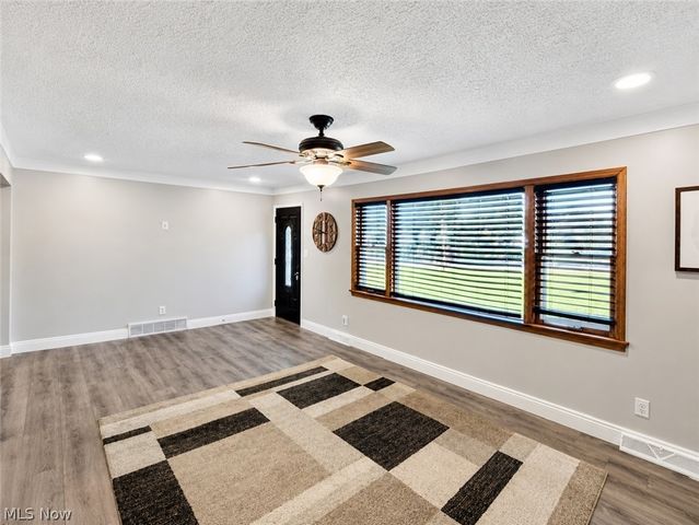 1264 Everbright Drive, Uniontown, OH 44685