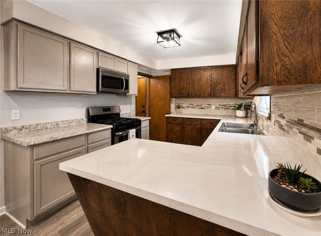 1264 Everbright Drive, Uniontown, OH 44685
