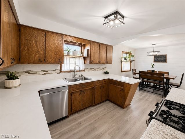 1264 Everbright Drive, Uniontown, OH 44685