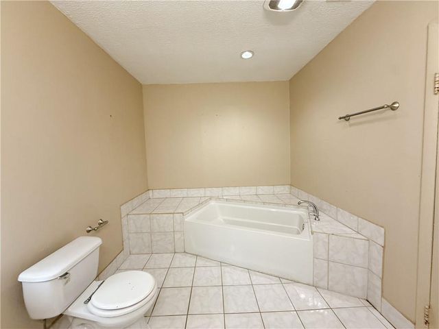 1705 Gill Road, Mobile, AL 36605