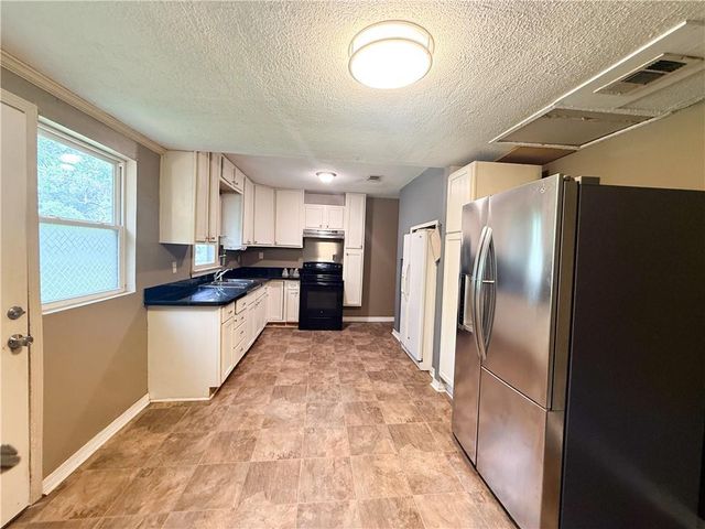 1705 Gill Road, Mobile, AL 36605