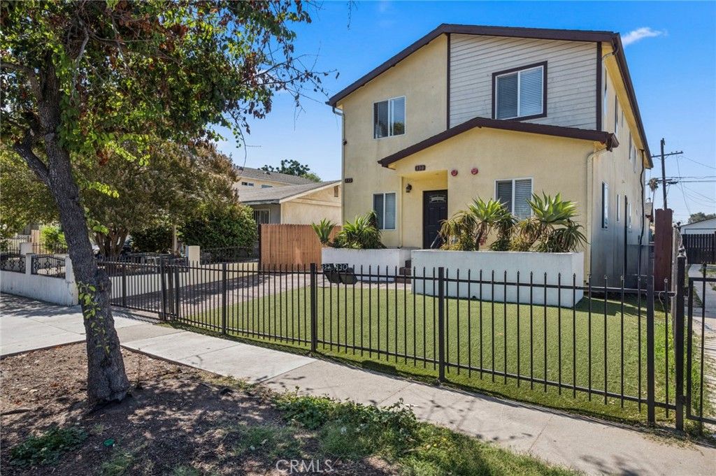 330 E 101st Street, Los Angeles, CA 90003