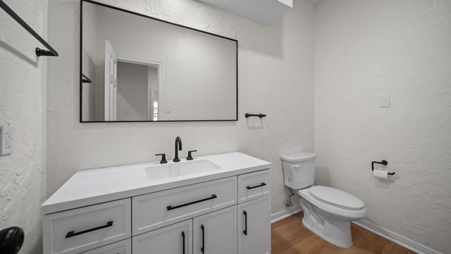 18 Windsor Drive, Conroe, TX 77304
