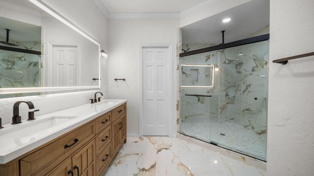 18 Windsor Drive, Conroe, TX 77304