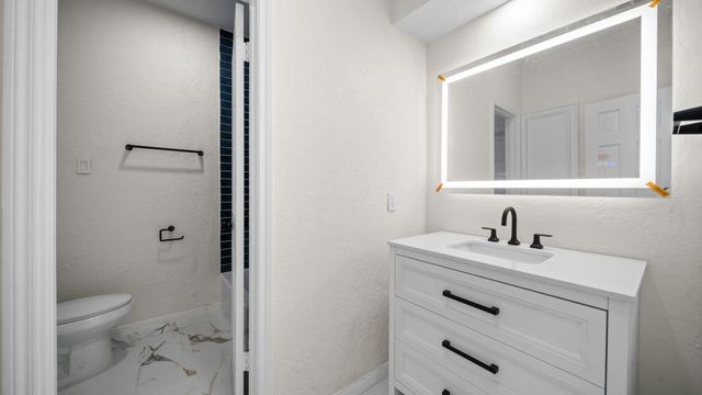 18 Windsor Drive, Conroe, TX 77304