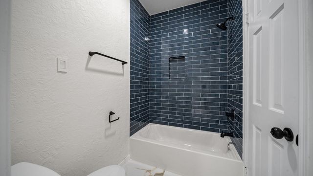 18 Windsor Drive, Conroe, TX 77304