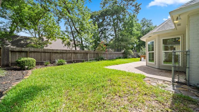 18 Windsor Drive, Conroe, TX 77304