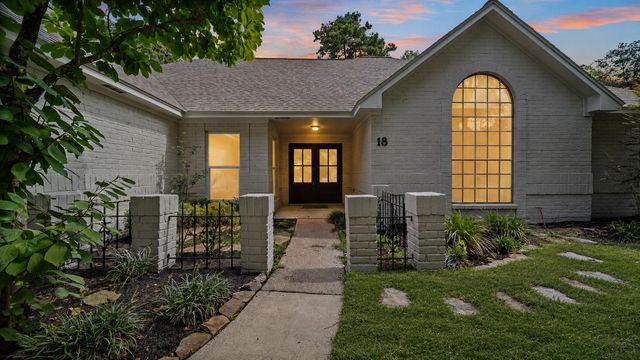 18 Windsor Drive, Conroe, TX 77304