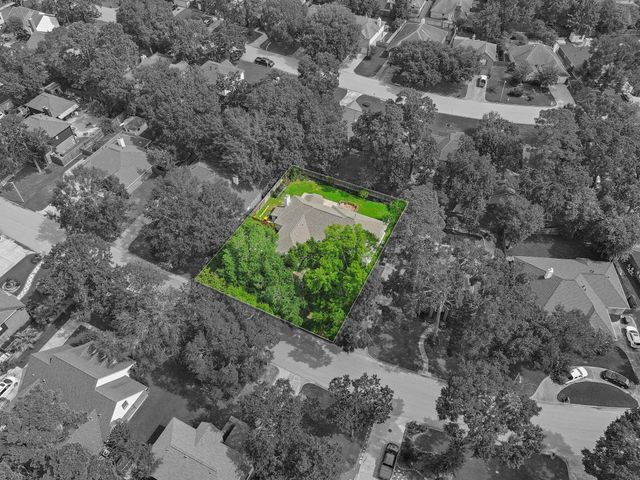18 Windsor Drive, Conroe, TX 77304