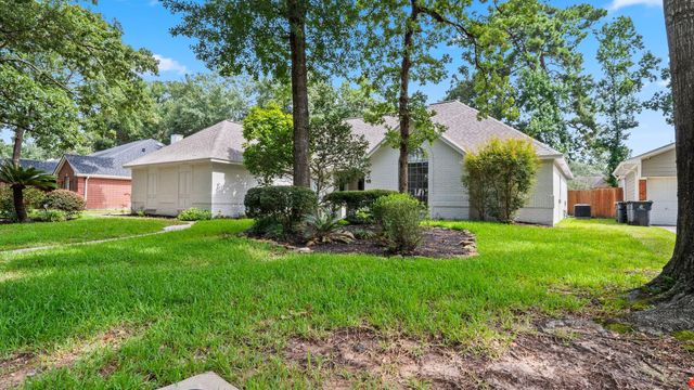 18 Windsor Drive, Conroe, TX 77304
