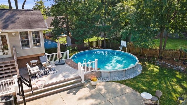 1606 Pleasant View AVENUE, Waukesha, WI 53188