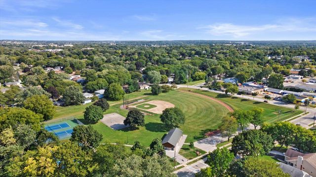 1606 Pleasant View AVENUE, Waukesha, WI 53188